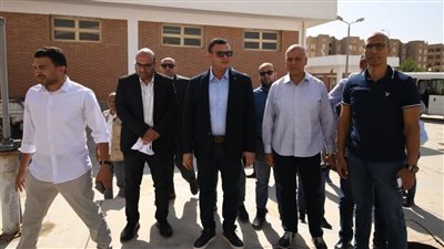 وزير الإسكان يتفقد محطة رفع صرف صحي ابني بيتك 5 بمدينة حدائق أكتوبر