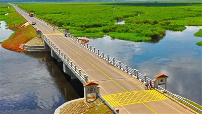 وزير الإسكان يهنئ 