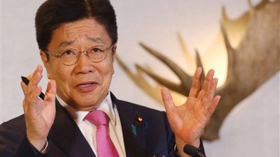 وزير مالية اليابان يحذر من تقلبات سوق الصرف وسط تراجع الين إلى أدنى مستوى في شهرين