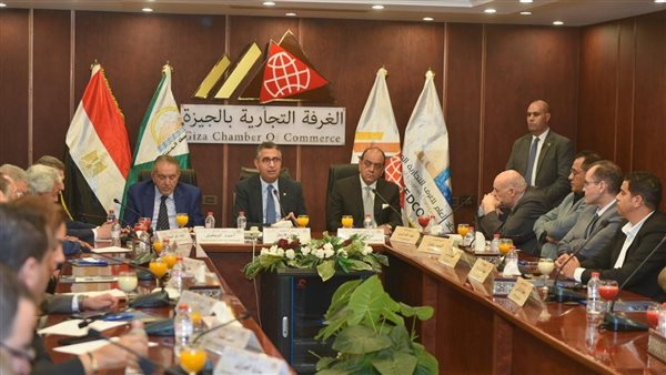 وزير التموين يجتمع