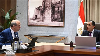 رئيس الوزراء يلتقي وزير الطيران المدني لمتابعة الموقف التنفيذي لمشروع 