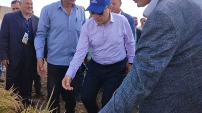 وزير الزراعة يستقبل الوفود الأفريقية ويعرض أحدث التجارب البحثية في محطة سخا