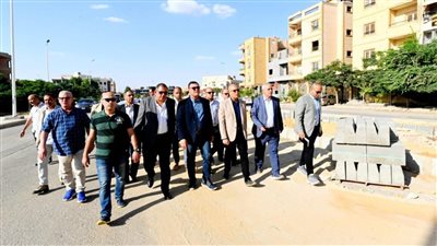وزير الإسكان يتفقد محاور وطرق مدينة الشروق.. ويوجه بضرورة الاهتمام الصيانة والزراعات والنظافة 