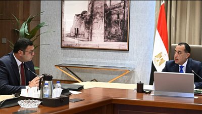 مدبولي يتابع تنفيذ المشروعات بالمدن الجديدة وخطة طرح 261 ألف وحدة سكنية حتى 2027