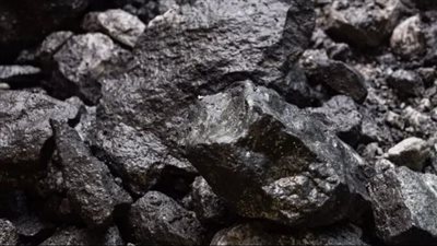 خام الحديد يتجه لتسجيل خسارة أسبوعية مع تصاعد التوتر التجاري بين واشنطن وبكين