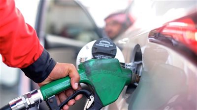 لو عاوز تعرف ليه الحكومة رفعت البنزين رغم إن النفط نزل والدولار رخص؟.. شوف التقرير ده