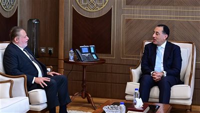 رئيس الوزراء يلتقي محافظ البنك المركزي لاستعراض مستجدات حصيلة احتياطي النقد الأجنبي