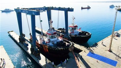 صنع في مصر.. التفاصيل الكاملة لتصدير قناة السويس أول قاطرتين بحريتين للخارج