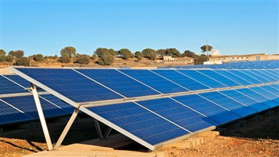 «جو جرين» للاستثمار الزراعي توقع عقدًا بـ7.5 مليون جنيه لشراء محطات طاقة شمسية