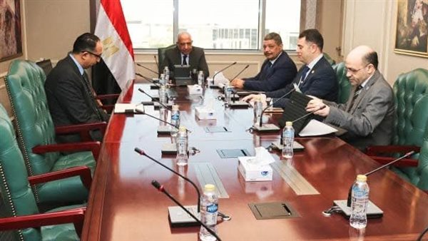 اجتماع وزير الكهرباء