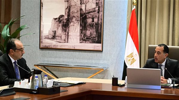 اجتماع الدكتور مصطفى