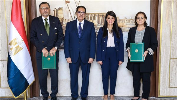 وزيرة التخطيط وجامعة