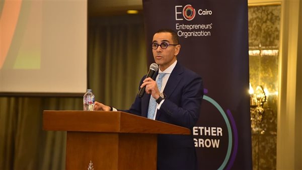 حسن الخطيب وزير الاستثمار