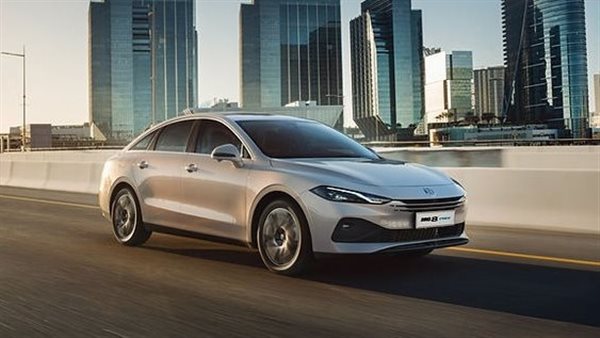 سيارة MG 8 PHEV الجديدة