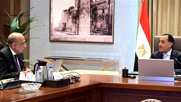 اجتماع الدكتور مصطفى