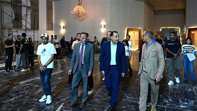 قبل افتتاحه رسميا.. جولة ليلية لرئيس الوزراء لمتابعة التجهيزات النهائية بالمتحف المصري الكبير 