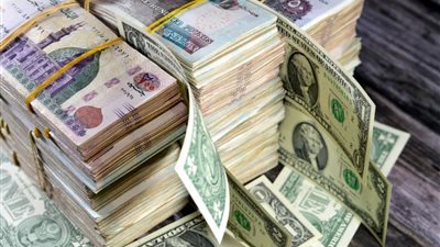 ستاندرد تشارترد: خروج بين 12 و15 مليار دولار من “الأموال الساخنة” من مصر خلال 4 أسابيع