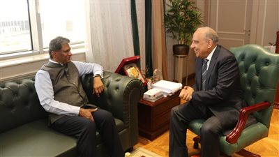 مباحثات مصرية هندية لزيادة الاستثمارات في قطاع الكهرباء وتبادل الخبرات التكنولوجية