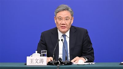 وزير التجارة الصيني: بكين تخطط لفتح أبوابها الاقتصادية على نطاق أوسع خلال 2026-2030