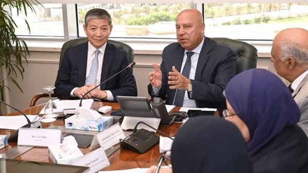 كامل الوزير يناقش