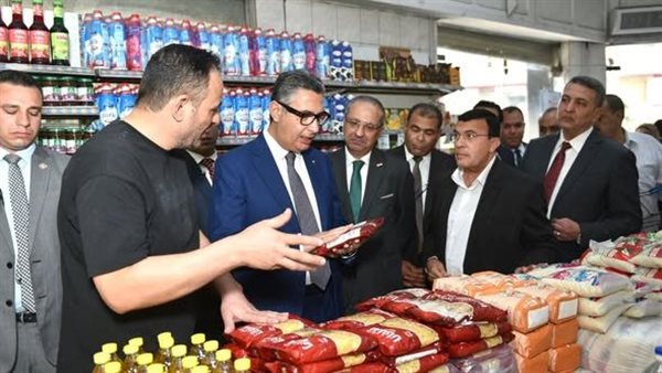 وزير التموين يتفقد