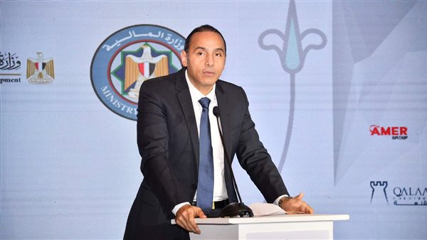 إسلام عزام، رئيس