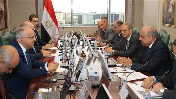 وزيرا الكهرباء والري