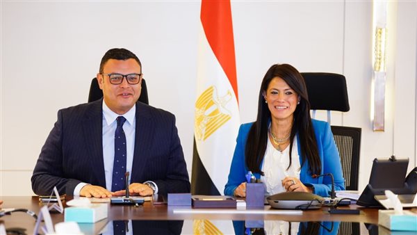 وزيرا التخطيط والإسكان