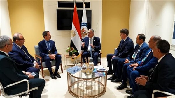 لقاء وزير البترول