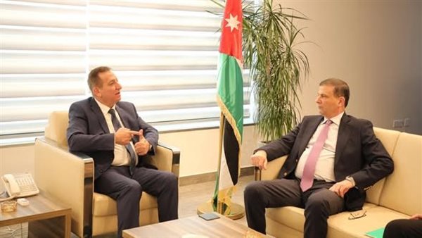 وزير الزراعة يبحث