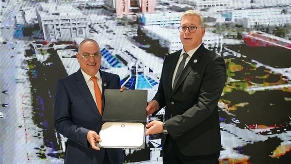 جانب من تكريمات وزير