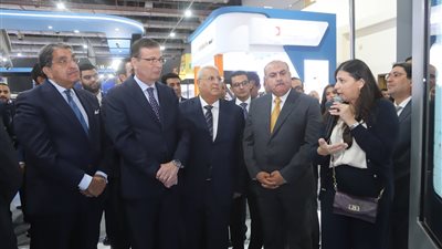 وزير الزراعة يثمن جهود 