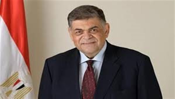 أشرف حاتم رئيس لجنة