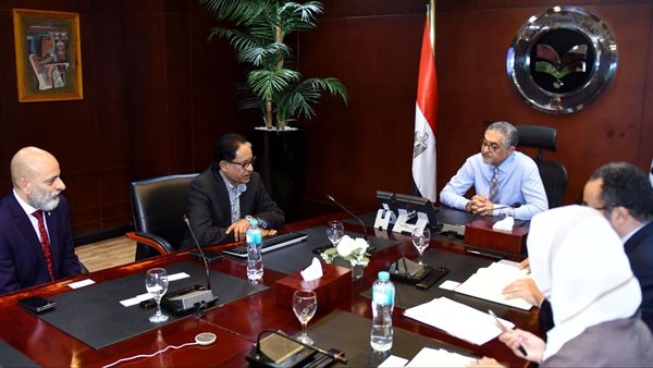 حسام هيبة والرئيس