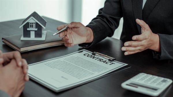 الوسيط العقاري