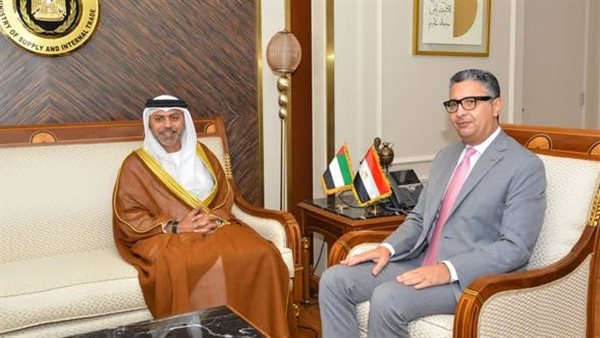 وزير التموين وسفير