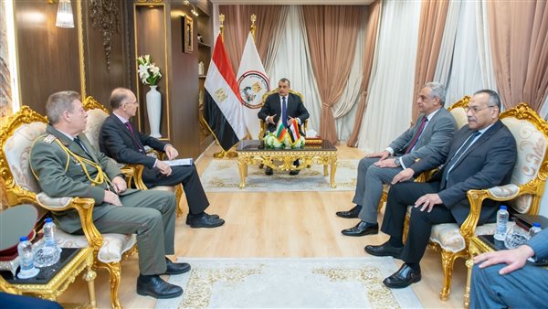 وزير الإنتاج الحربي