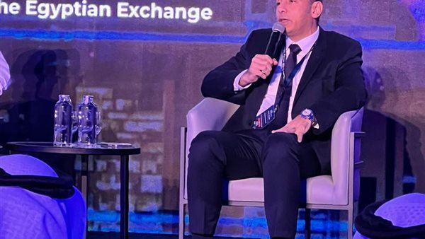 إسلام عزام ئيس البورصة