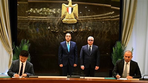 مدبولي ورئيس المنطقة