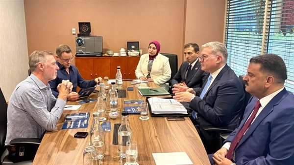 وزير البترول يلتقي