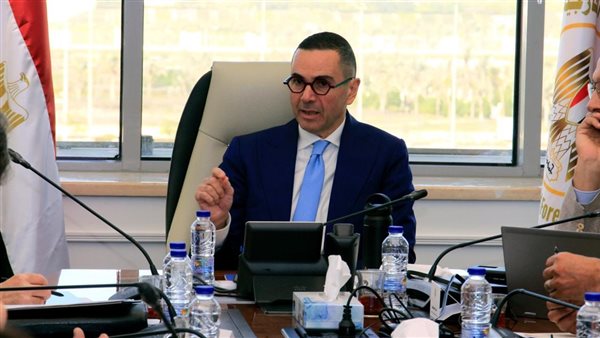 جانب من اجتماع وزير