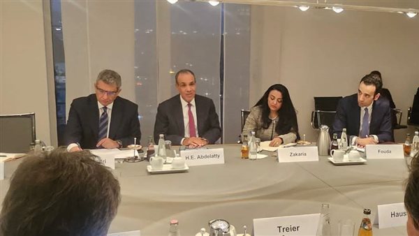 وزير الخارجية يشارك