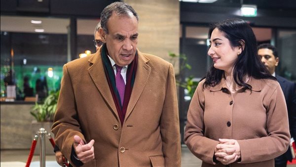 وزير الخارجية يلتقي