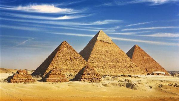 بالون أهرامات الجيزة..