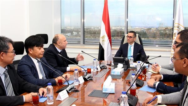 لقاء وزير الاستثمار