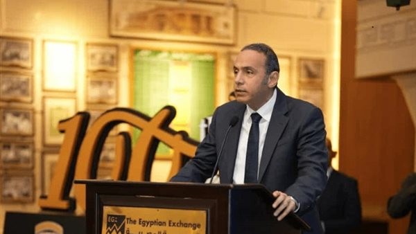 إسلام عزام رئيس البورصة