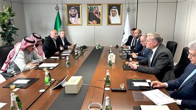 وزير البترول يبحث زيادة فرص الشركات المصرية في أعمال مشروع نيوم بالسعودية 