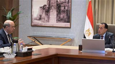 مدبولي يبحث مع وزير الطيران المدني ملف طرح إدارة وتشغيل المطارات أمام القطاع الخاص