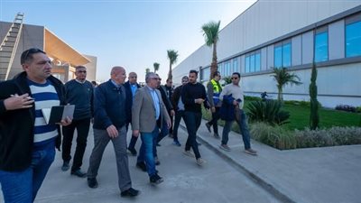 رئيس اقتصادية قناة السويس يتفقد منطقة القنطرة غرب تمهيدًا للافتتاحات المرتقبة