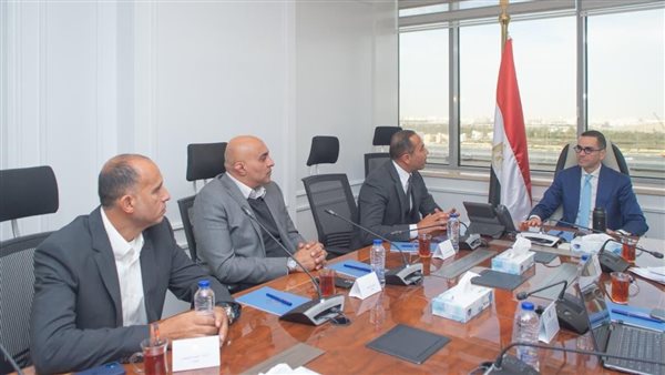 جانب من لقاء وزير